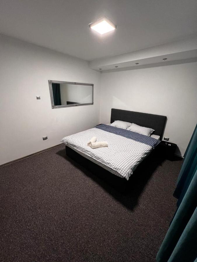 1 - 2 Apartment *